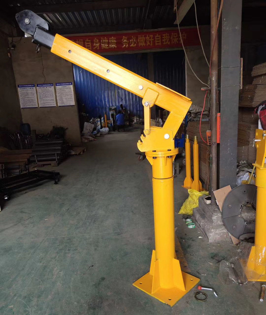 2噸小吊機，隨車吊機，小型車載吊機