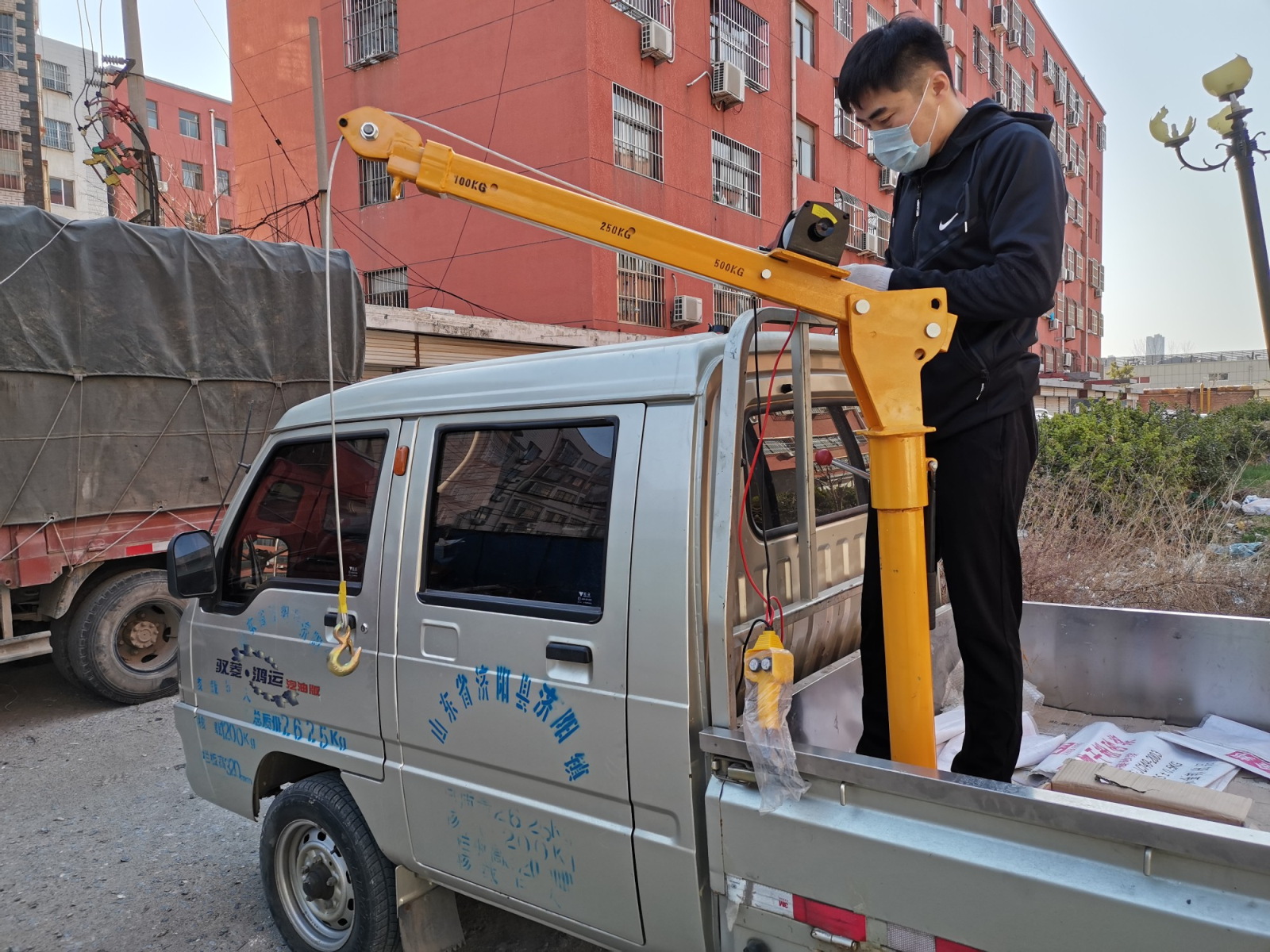 車載小吊機